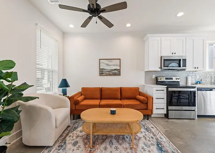 Appartement Swamp House Luxury Amenities Chic New 65 Inch Tv Lafayette