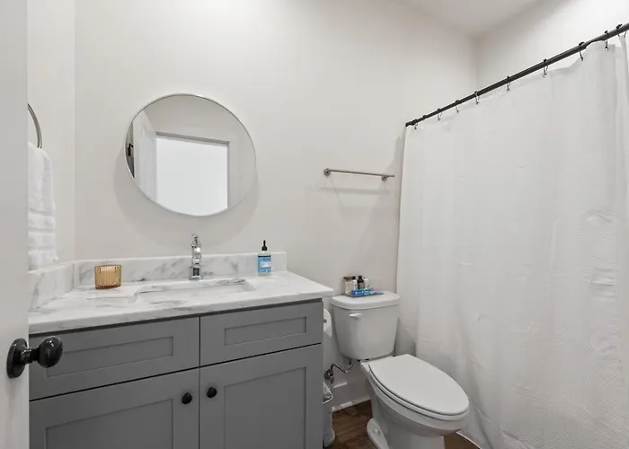 Appartement Swamp House Luxury Amenities Chic New 65 Inch Tv