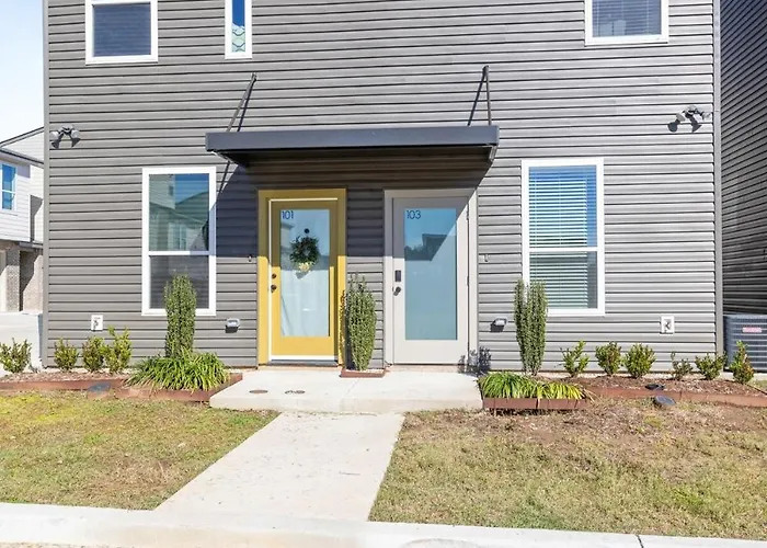 Swamp House Luxury Amenities Chic New 65 Inch Tv * Lafayette